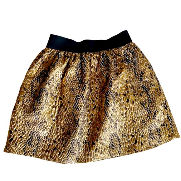 Victoria's Secret Dresses & Skirts - Body by Victoria metallic snakeskin print skirt XS